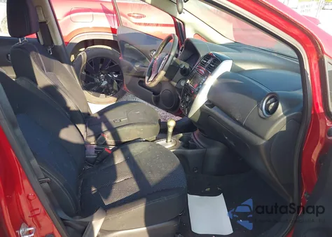 2015 Nissan Versa Note Sv z USA, uszkodzony, nr VIN 3N1CE2CP0FL372200